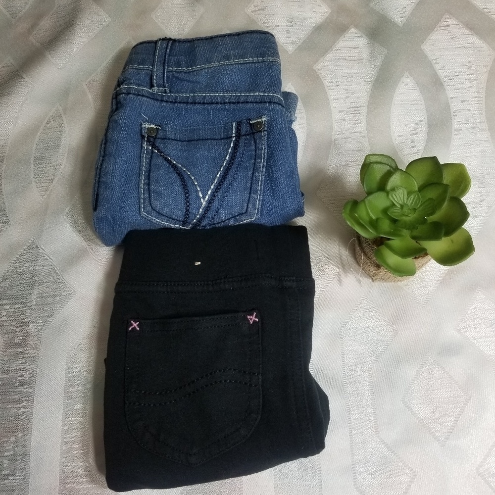 Levis & yaso shorts for 2/3years old girl.